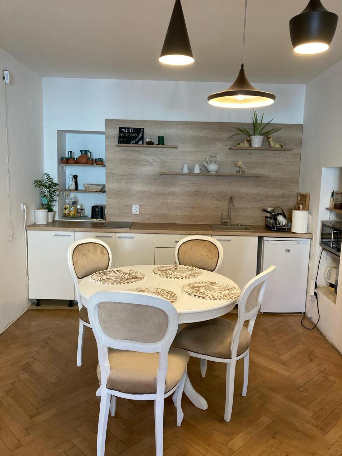 Valentina'S Apartment In City Center Braşov Dış mekan fotoğraf