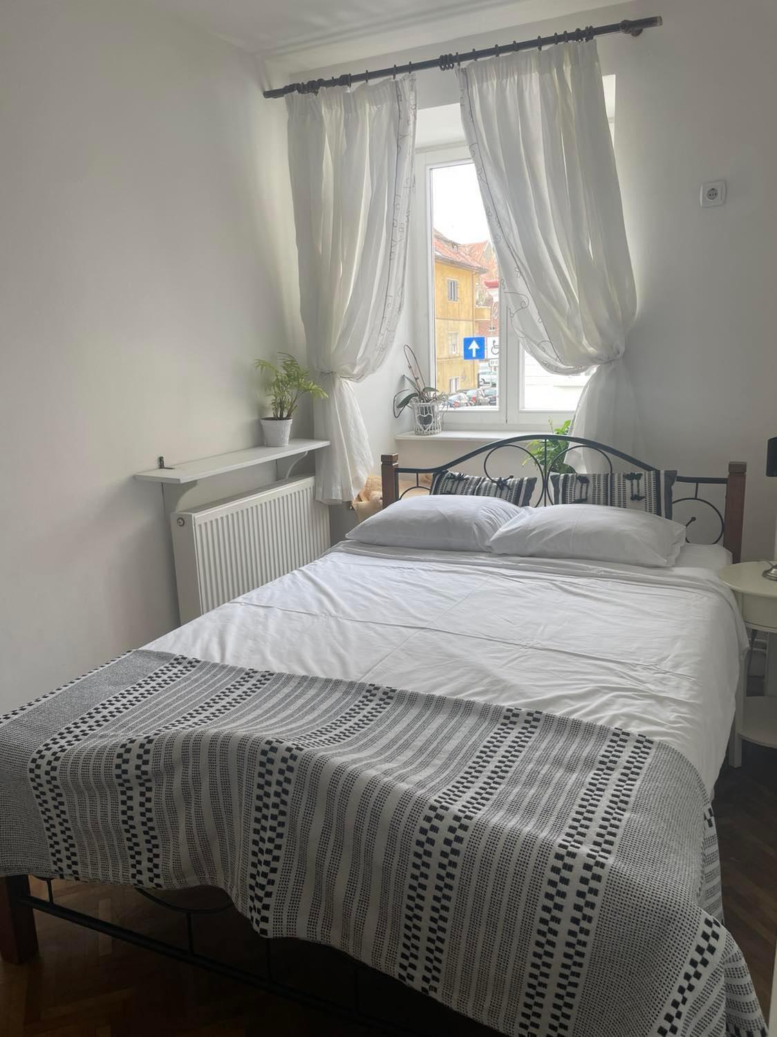 Valentina'S Apartment In City Center Braşov Dış mekan fotoğraf