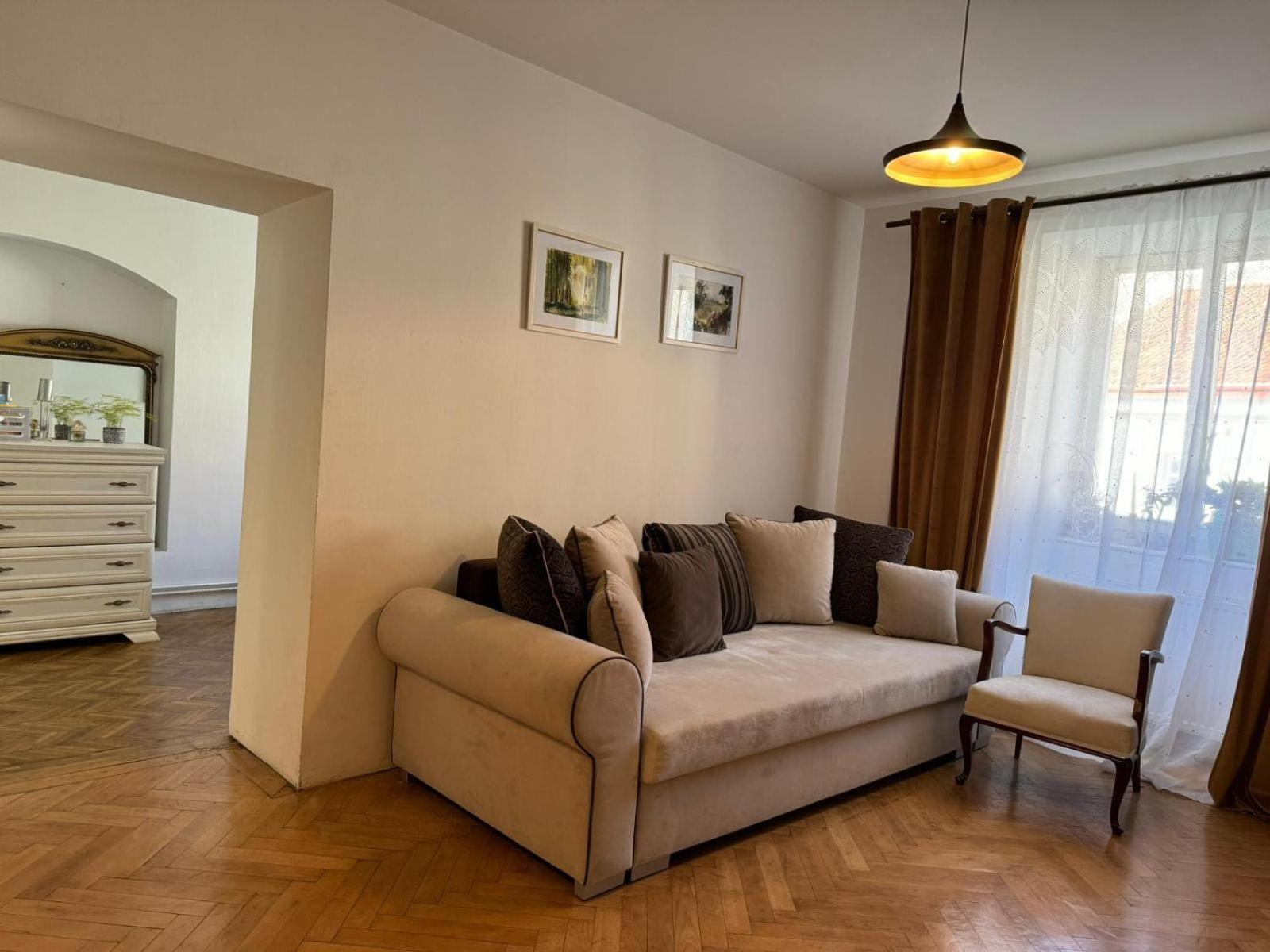 Valentina'S Apartment In City Center Braşov Dış mekan fotoğraf