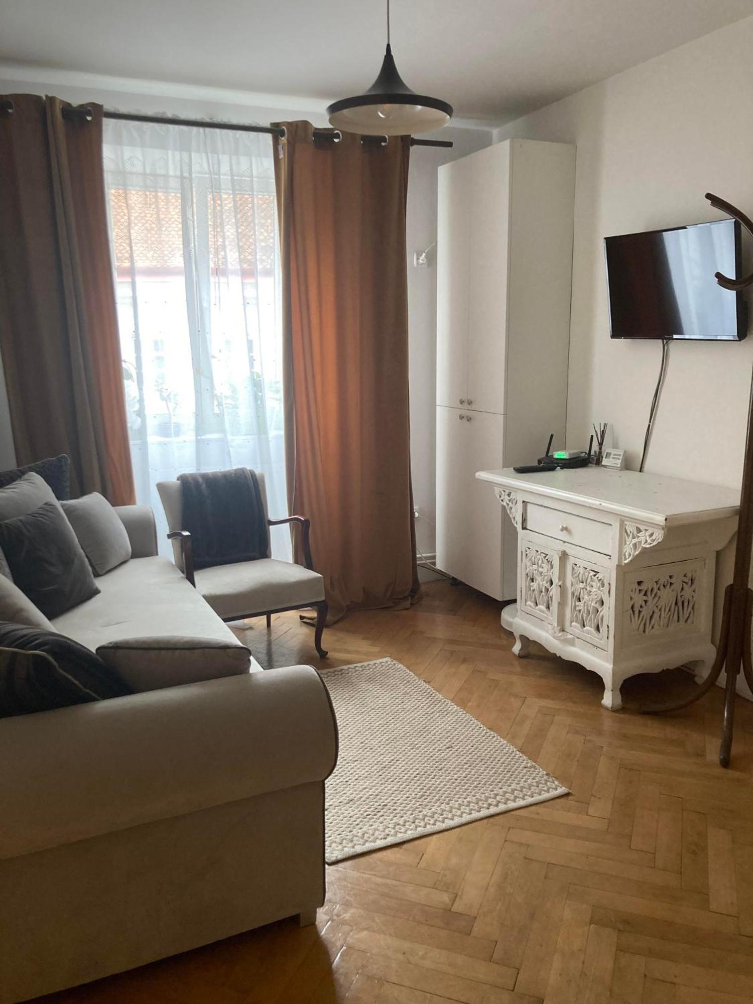 Valentina'S Apartment In City Center Braşov Dış mekan fotoğraf